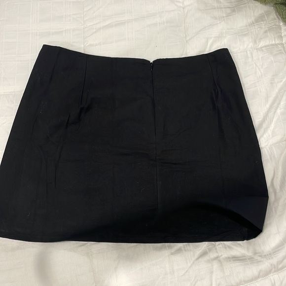 Princess Polly Motel Sheny Mini Skirt Back - Picture 4 of 4